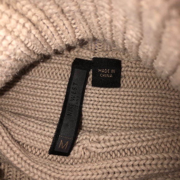 Used Beige Ninewest M Turtleneck Sweater Top - Picture 2 of 3